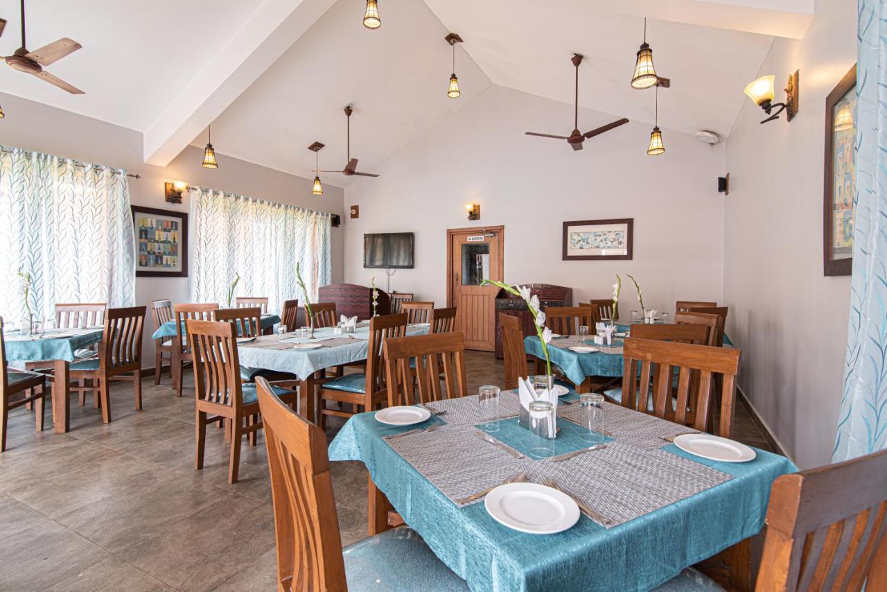 The Grand Leoney Resort Vagator Bagian luar foto