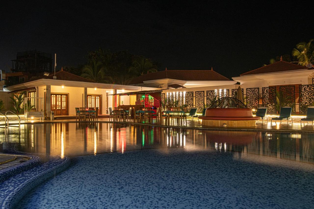 The Grand Leoney Resort Vagator Bagian luar foto